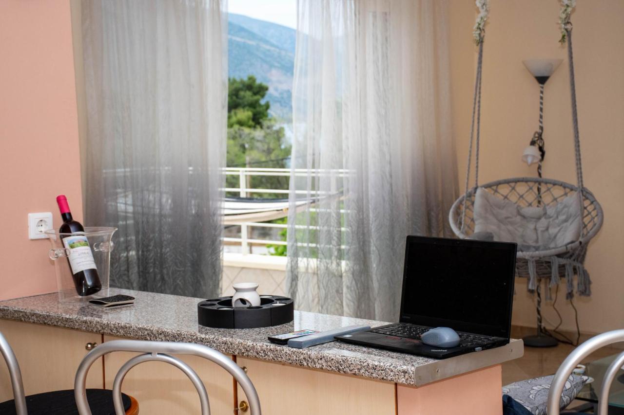 Delphitea Philoxenia Apartment Exterior photo